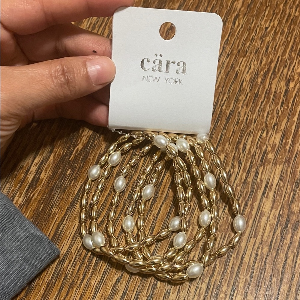 Gold and Pearl Necklace